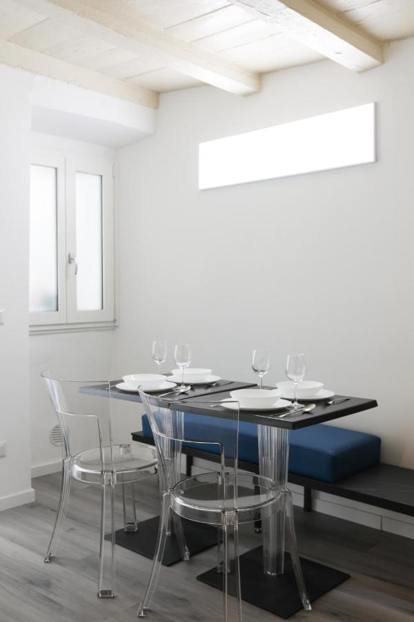 Blue Sapphire Como Cozy Flat In Center Of City Apartment Exterior photo