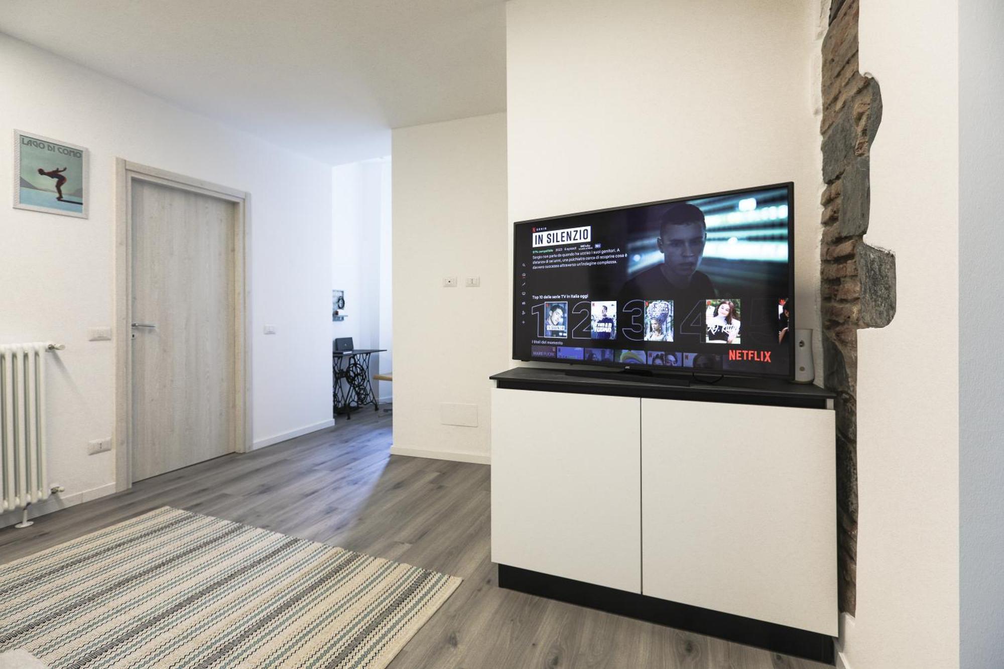 Blue Sapphire Como Cozy Flat In Center Of City Apartment Exterior photo
